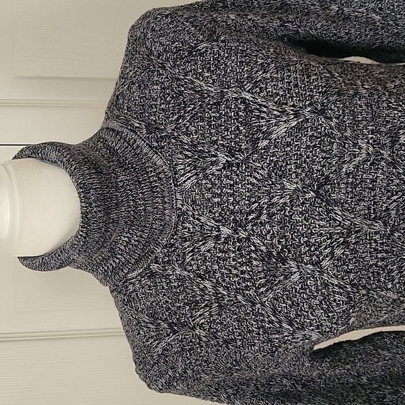 Eight Eight Eight Blue and Gray Marbled Turtleneck Sweater- Size S - Picture 3 of 7